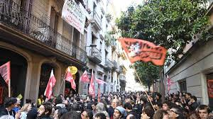 Sant Agustí 14 — concentración vecinal frente al bloque